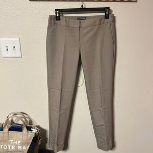 Express EUC, Sz 2. Kaki color Editor cut. Smoke free home